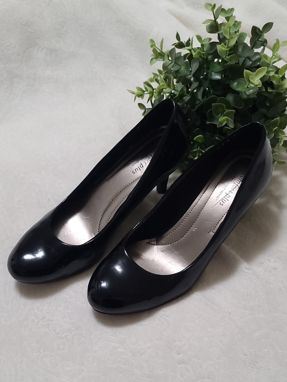 Predictions Comfort Plus Glossy Black Patent Round Toe Pumps Heels Size 8
